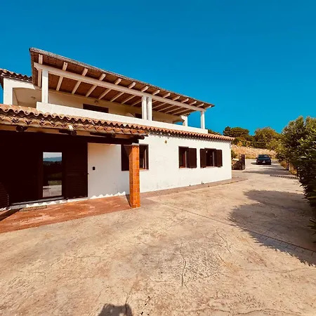 Three Bedroom And Three Bathrooms